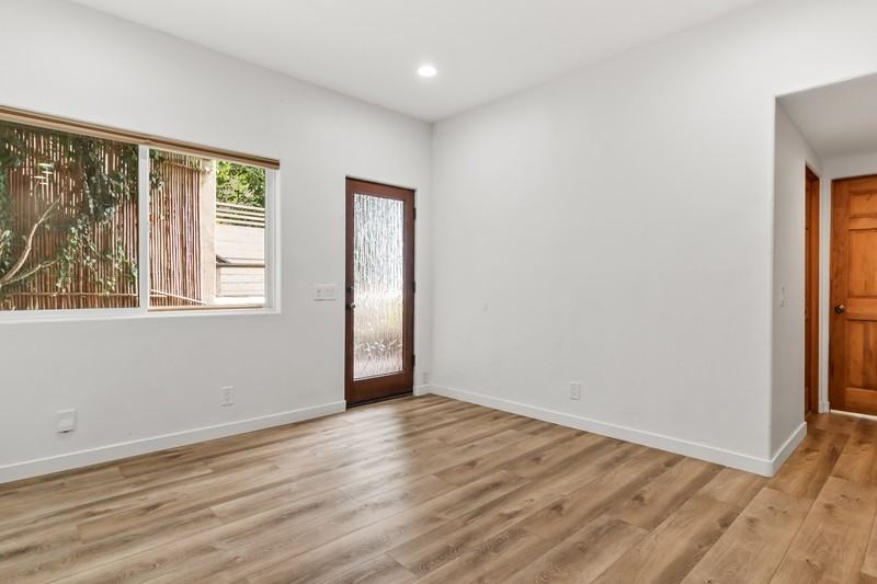 2594 Montgomery Ave - Photo 3 of 34