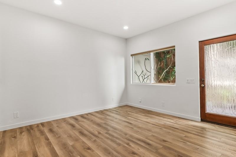 2594 Montgomery Ave - Photo 4 of 34