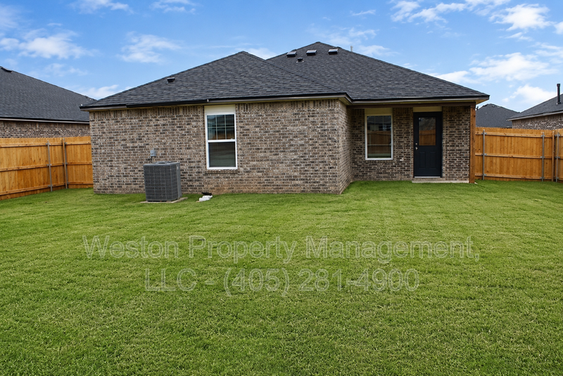 16209 Harvester Dr - Photo 3 of 15