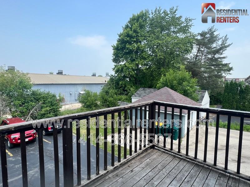 1569 Wisconsin Ave - Photo 4 of 11