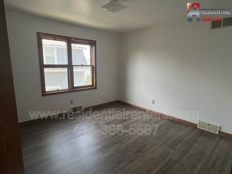 1569 Wisconsin Ave - Photo 7 of 11