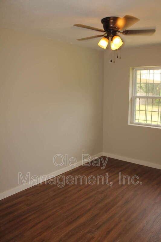 3200 Emogene St - Photo 7 of 24