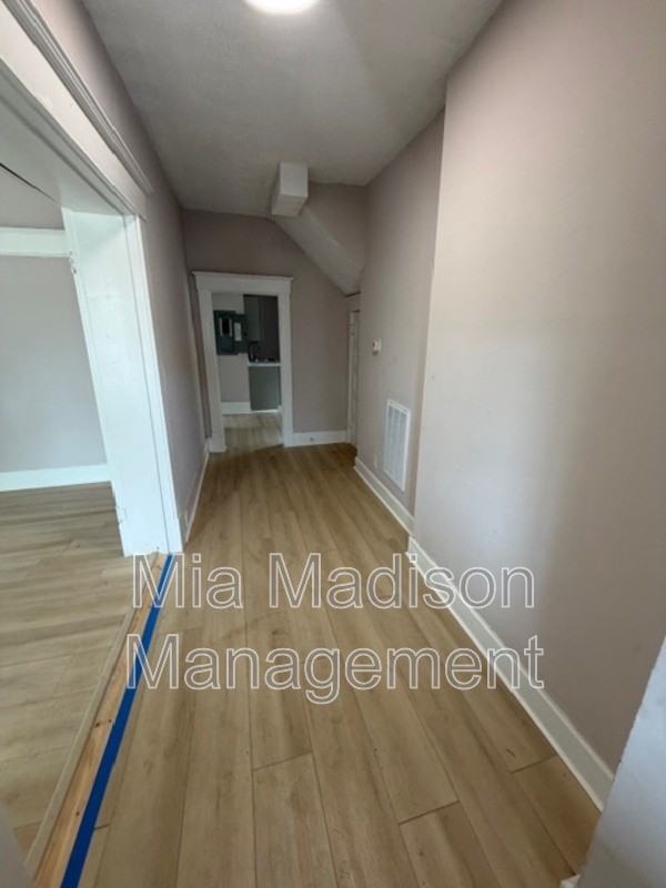 513 W 35Th St. A Lower - Photo 2 of 12
