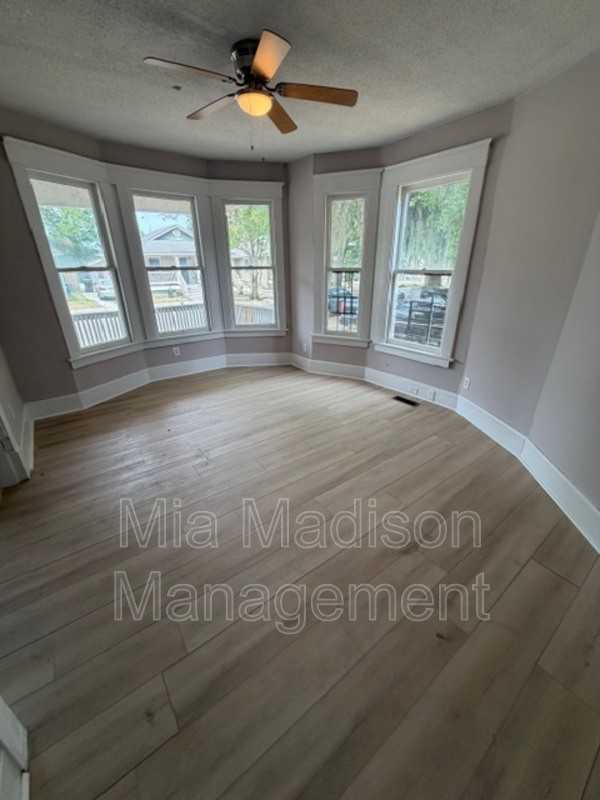 513 W 35Th St. A Lower - Photo 3 of 12
