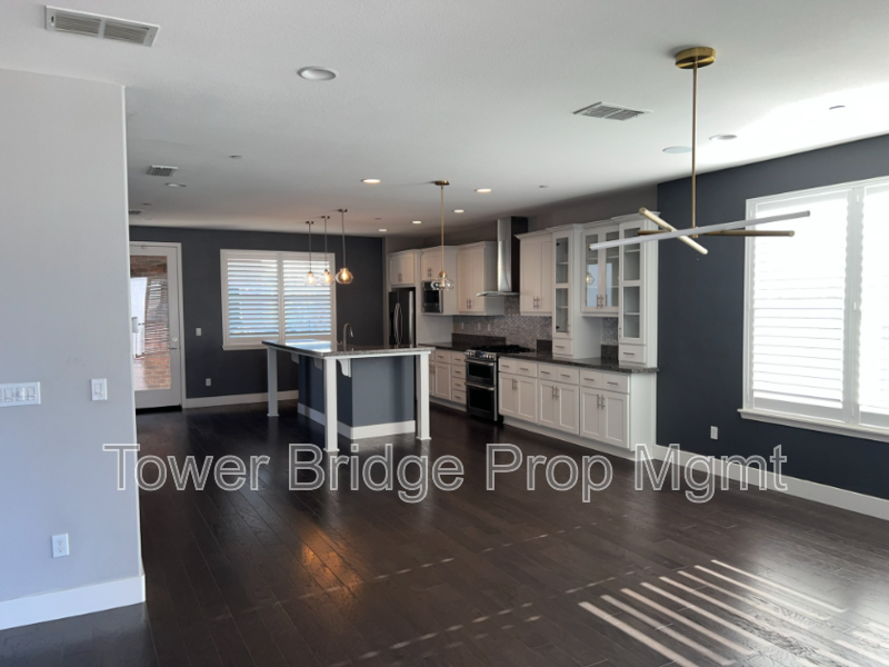 315 Creamery Ln - Photo 5 of 38