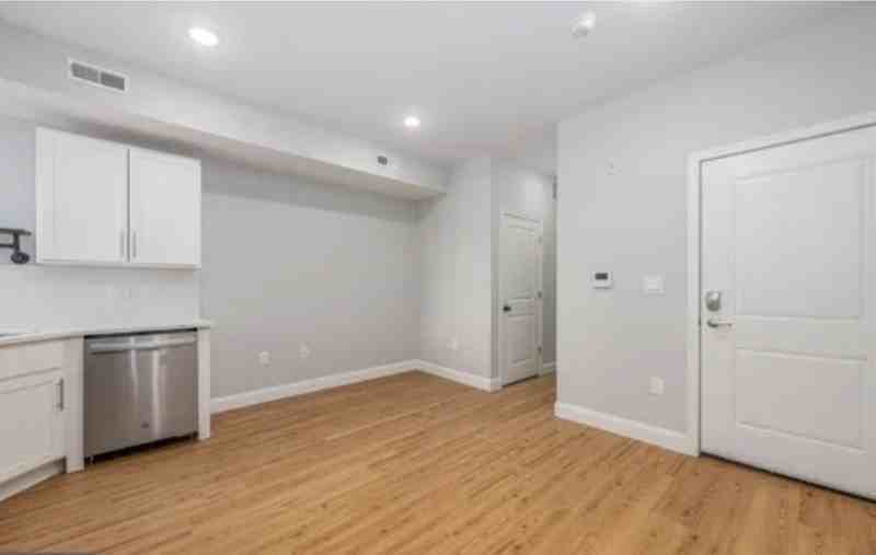 1522 S 9th St - Photo 5 of 16