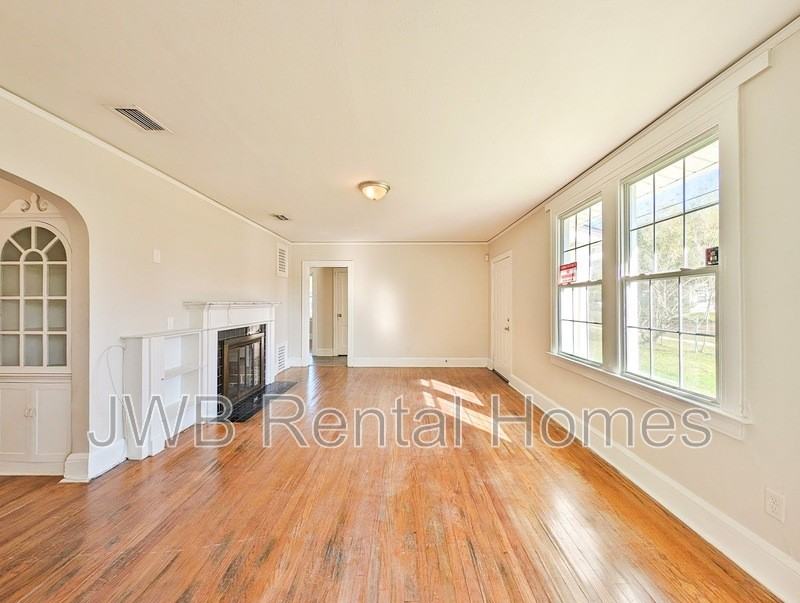 8918 1st Ave - Photo 6 of 12