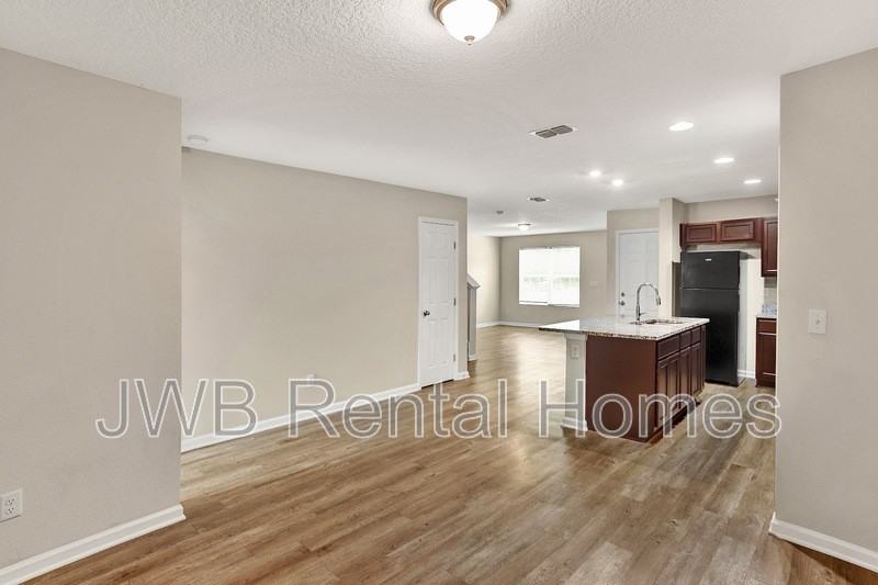 8180 Metto Rd - Photo 3 of 25