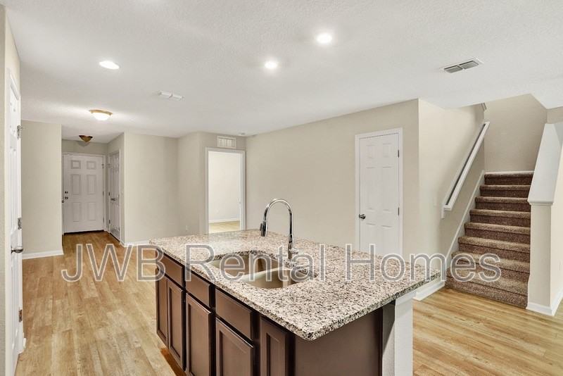 8180 Metto Rd - Photo 5 of 25