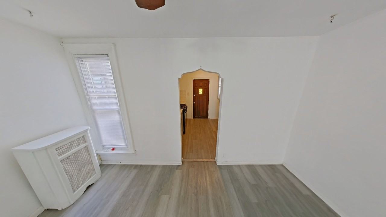 6380 Marsden St - Photo 4 of 12
