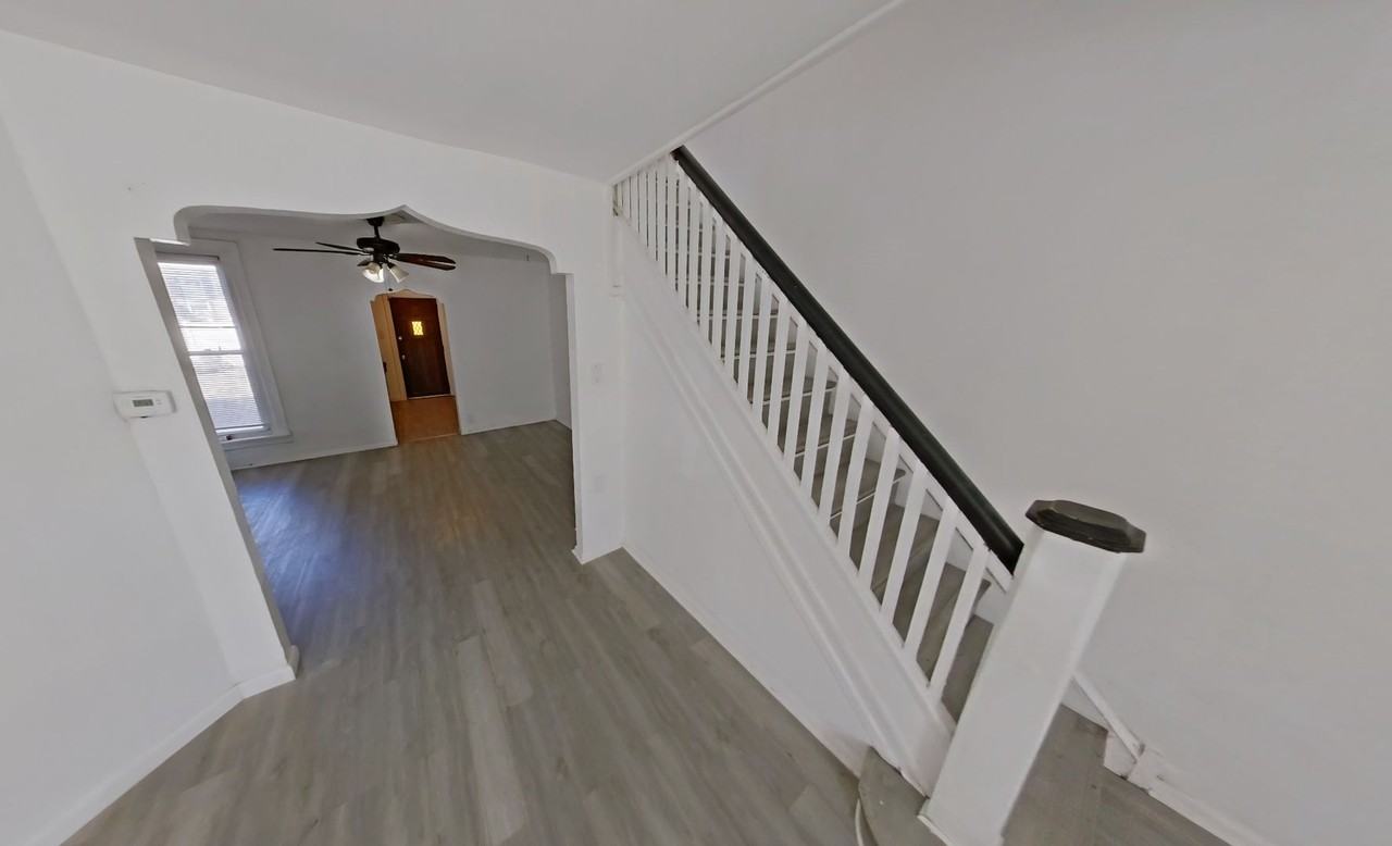 6380 Marsden St - Photo 7 of 12