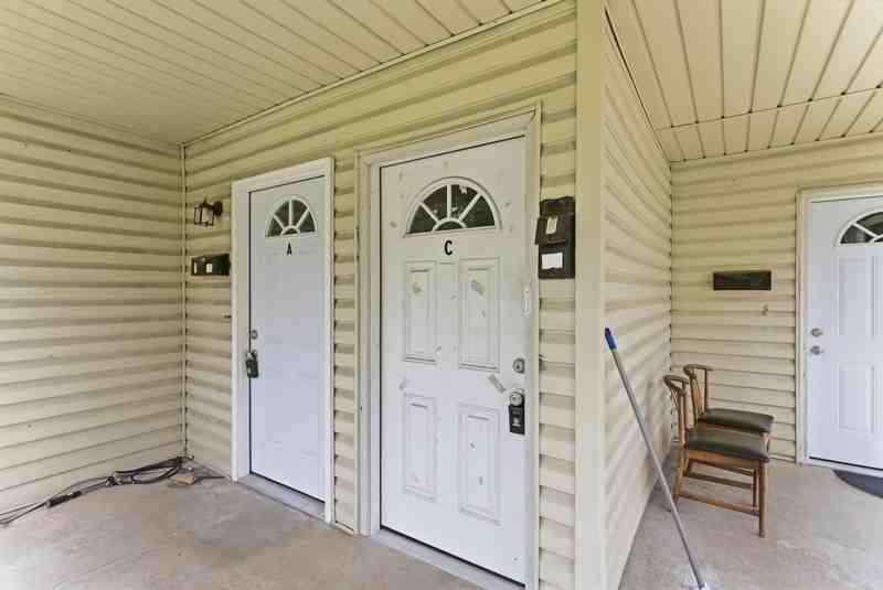 306 E Burwell Ave - Photo 2 of 10