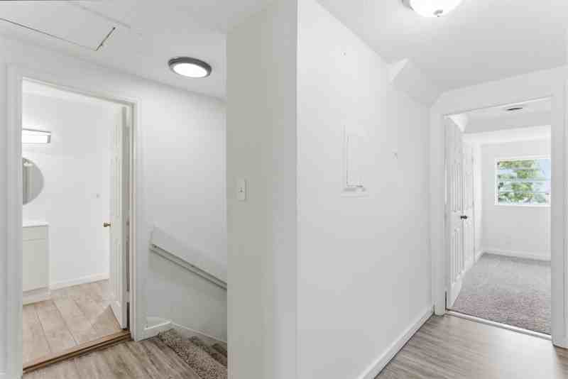 306 E Burwell Ave - Photo 3 of 10