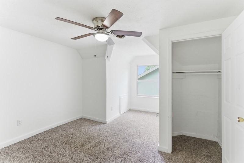 306 E Burwell Ave - Photo 4 of 10