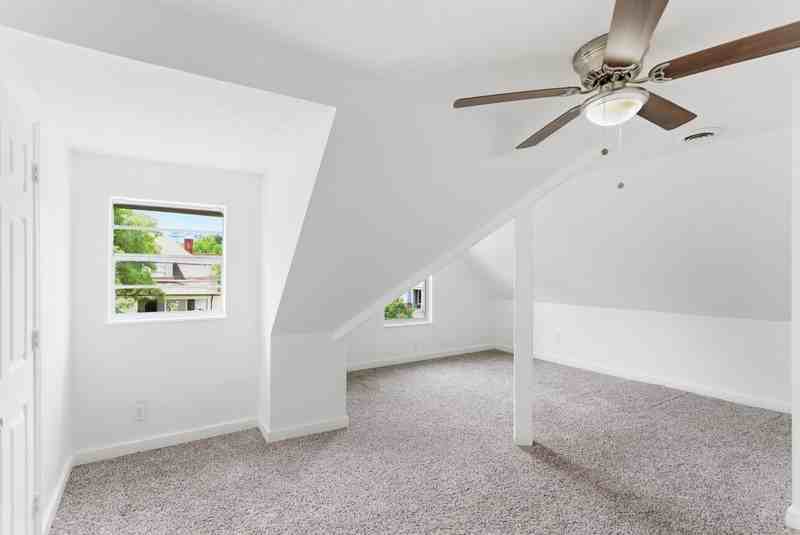 306 E Burwell Ave - Photo 7 of 10