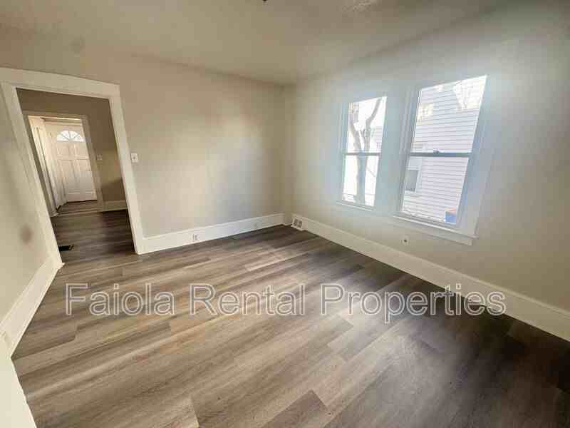706 Buck St - Photo 3 of 16