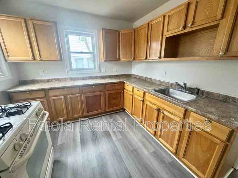 706 Buck St - Photo 6 of 16