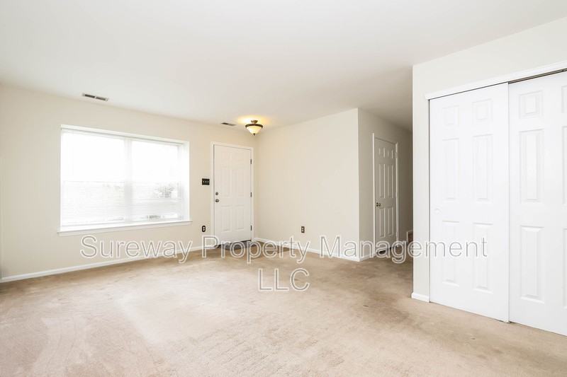 197 Lake Dr - Photo 3 of 20