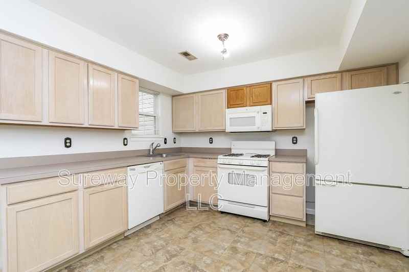 197 Lake Dr - Photo 7 of 20