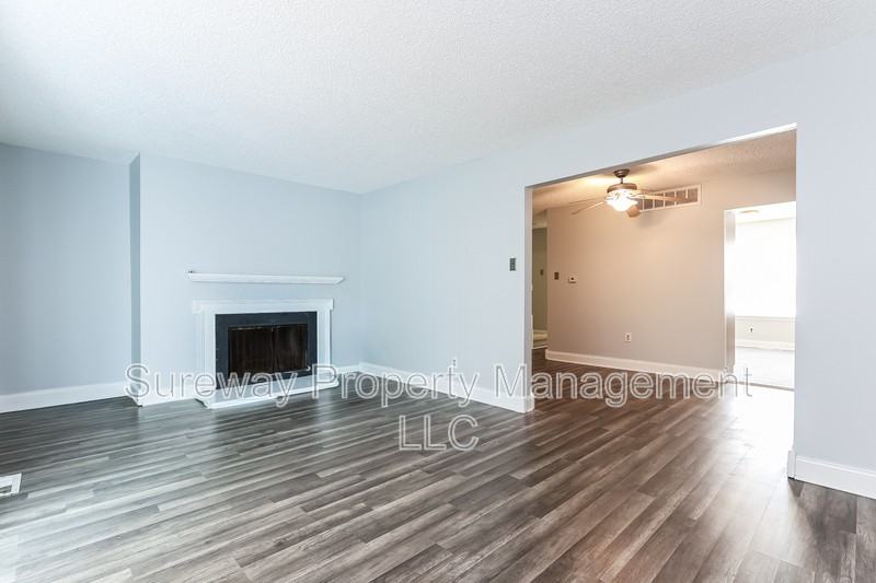 2344 Susan Ct - Photo 4 of 15