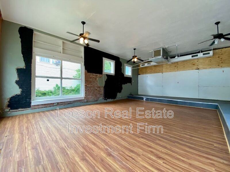 440 Olive St - Photo 3 of 6