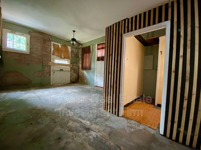 440 Olive St - Photo 4 of 6