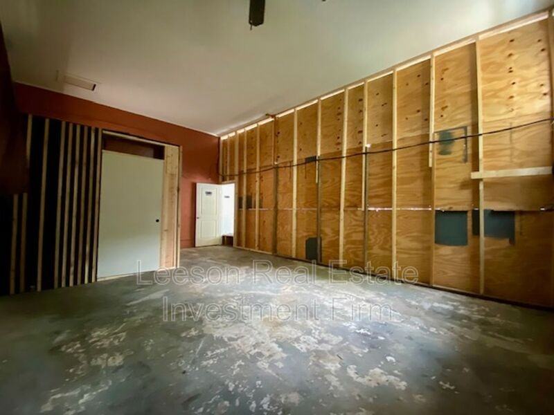 440 Olive St - Photo 5 of 6