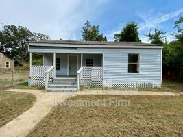 featured image of 7041 Penny St