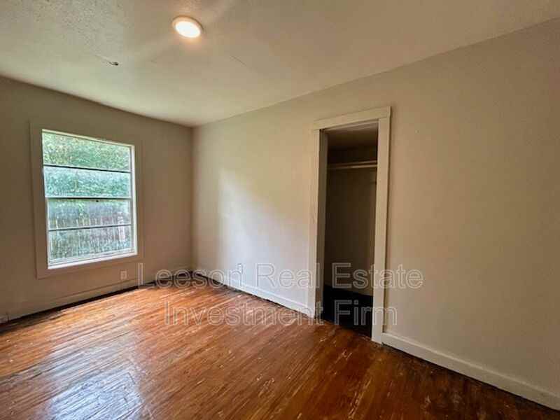 7041 Penny St - Photo 5 of 10