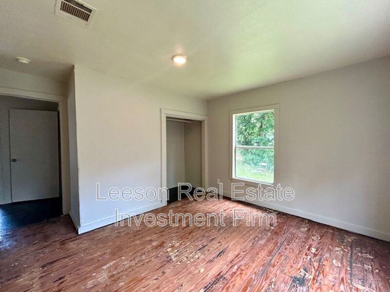 7041 Penny St - Photo 7 of 10