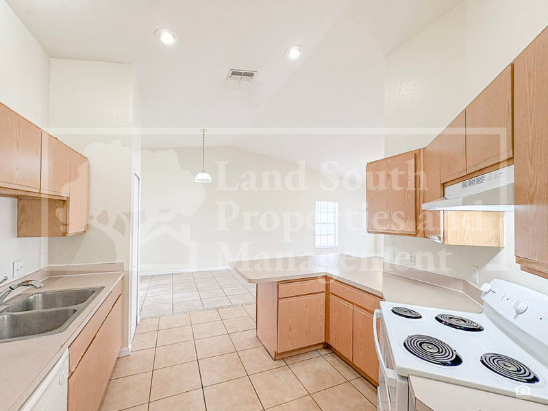 7823 Sugar Pine Blvd - Photo 5 of 34