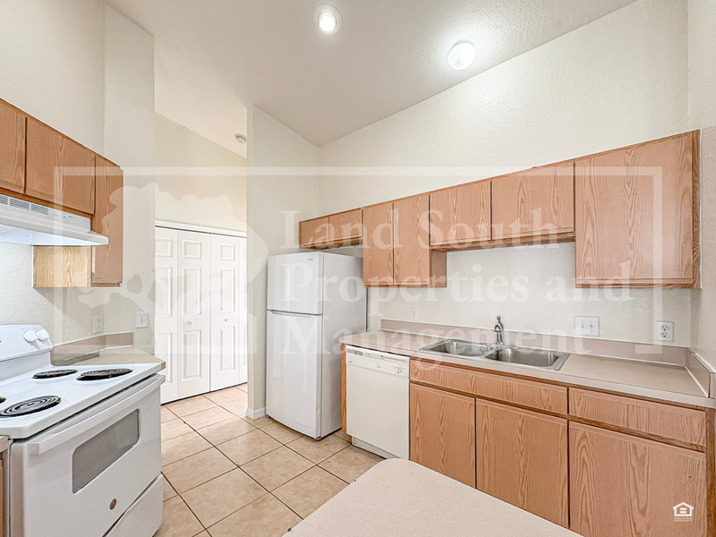 7823 Sugar Pine Blvd - Photo 7 of 34