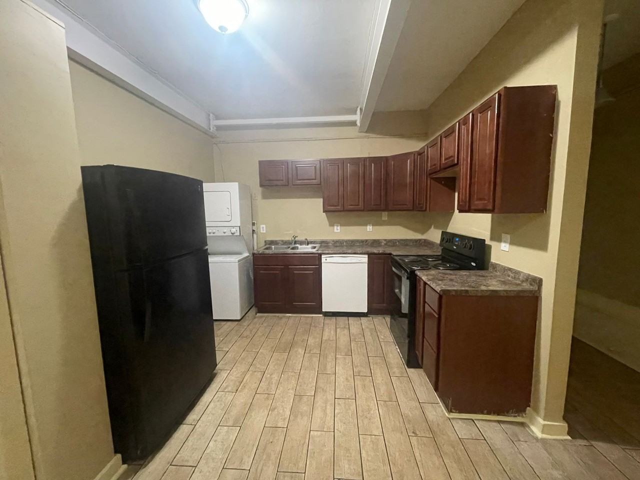 929 Mcalway Rd - Photo 4 of 12