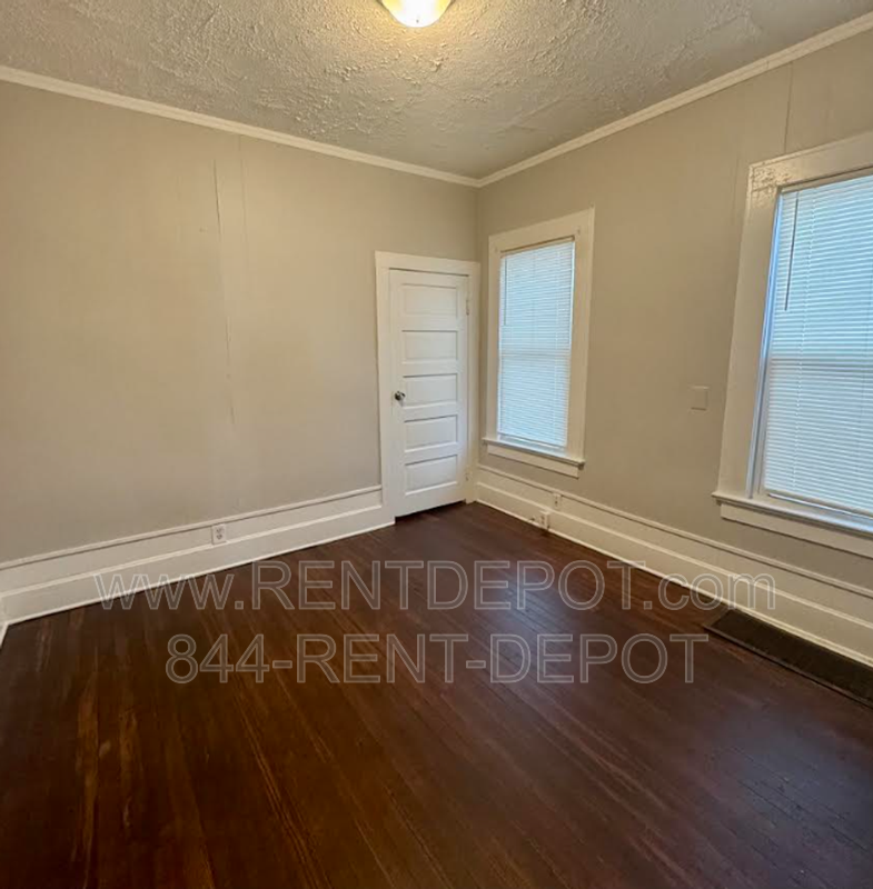 1021 Jefferson Ave - Photo 5 of 7