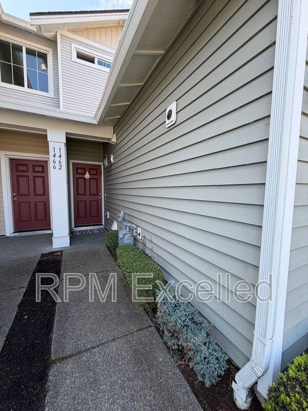 1462 51st Pl Ne - Photo 3 of 28