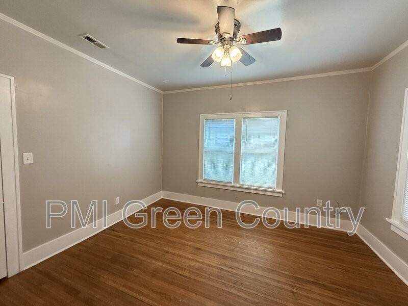 1223 S Quaker Ave - Photo 5 of 19