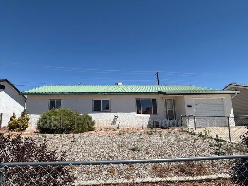 2620 N Mossman Dr