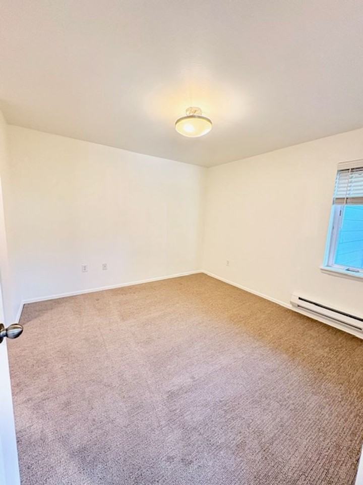 Nelson Apartments - Photo 7 of 33