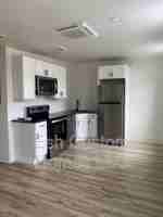 featured image of 11 E Walnut St