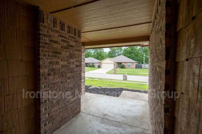 120 W Dogwood St - Photo 3 of 23