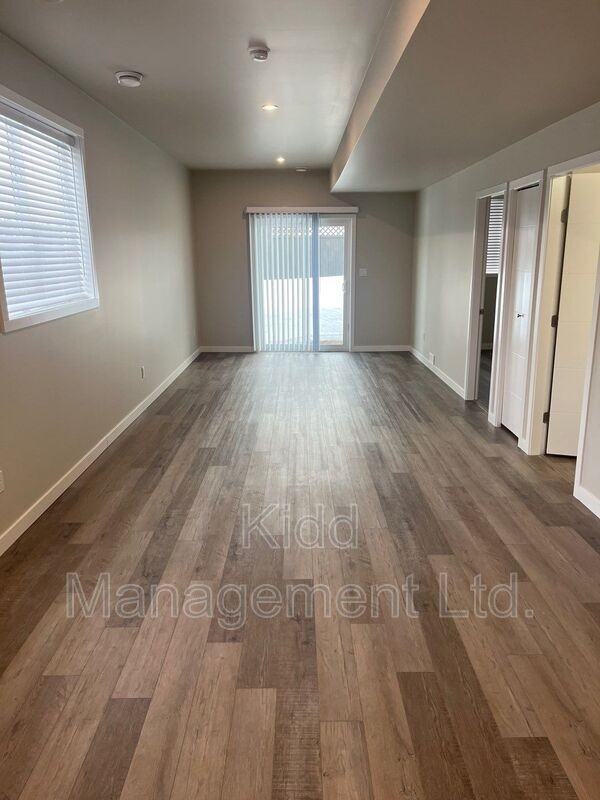 6936 Langer Cres - Photo 6 of 10