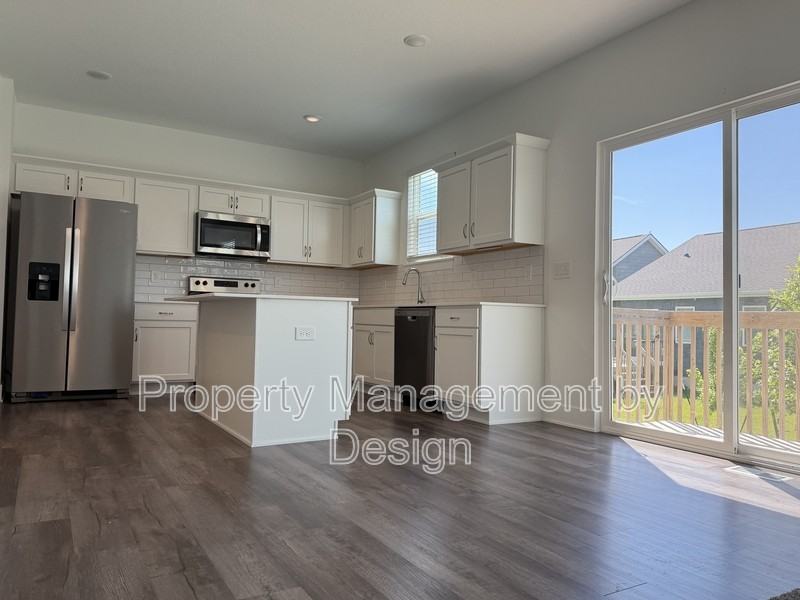 730 Se Booth Ave - Photo 2 of 17