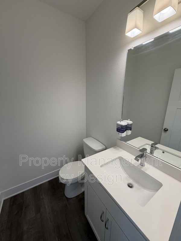 730 Se Booth Ave - Photo 6 of 17