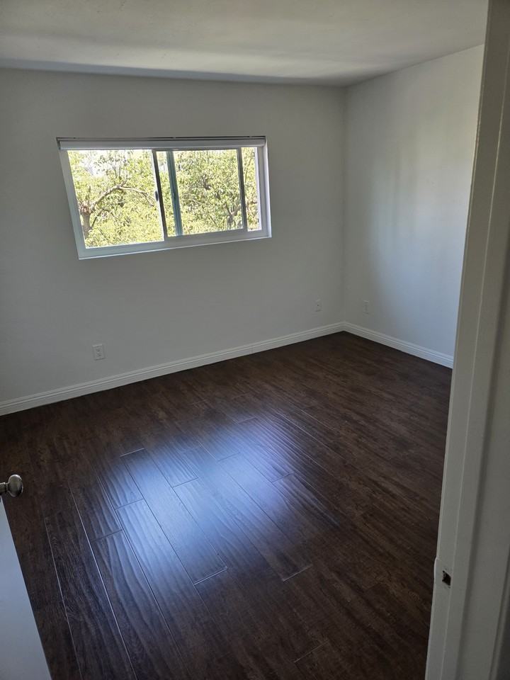 1417 North Vista Street #201 - Photo 3 of 5