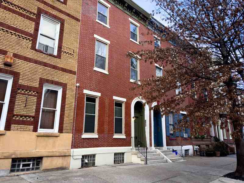 2039 Green St - Photo 4 of 12