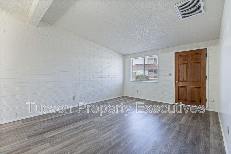 4246 E Pima St - Photo 2 of 26