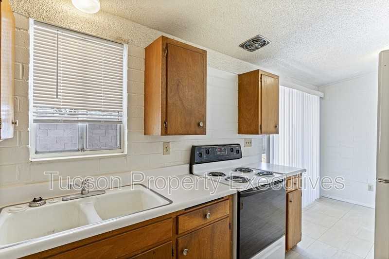 4246 E Pima St - Photo 3 of 26