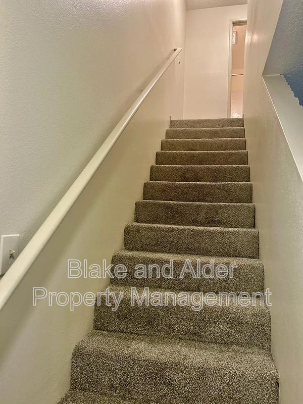 4103 Ne Killingsworth St - Photo 3 of 16