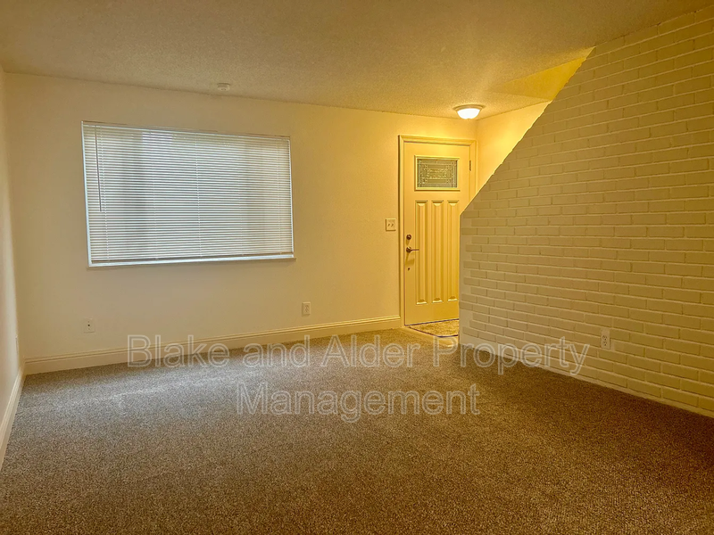 4103 Ne Killingsworth St - Photo 4 of 16