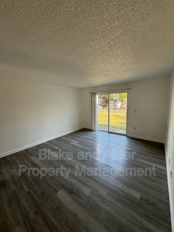 3805 Ne 152nd Ave - Photo 2 of 11